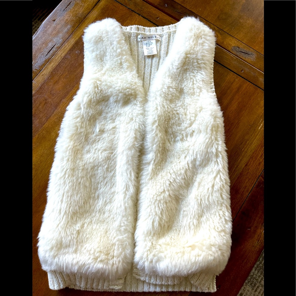 Girls Cream color faux fur vest